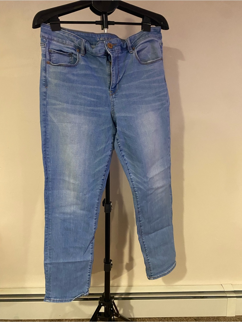 American Eagle Outfitters Light Wash Skinny Jeans